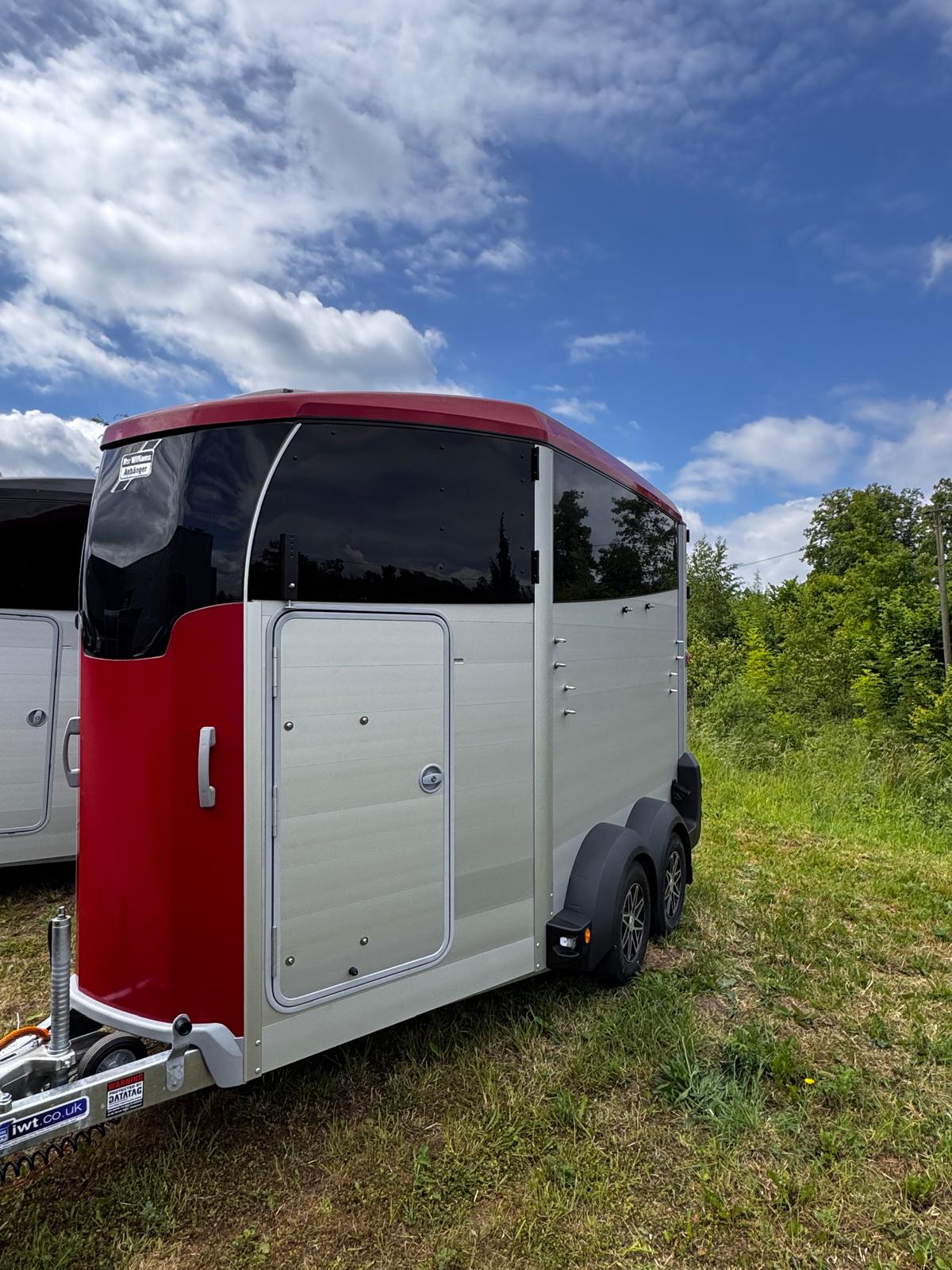 Ifor Williams Anhänger rot Ifor Williams Anhänger rot